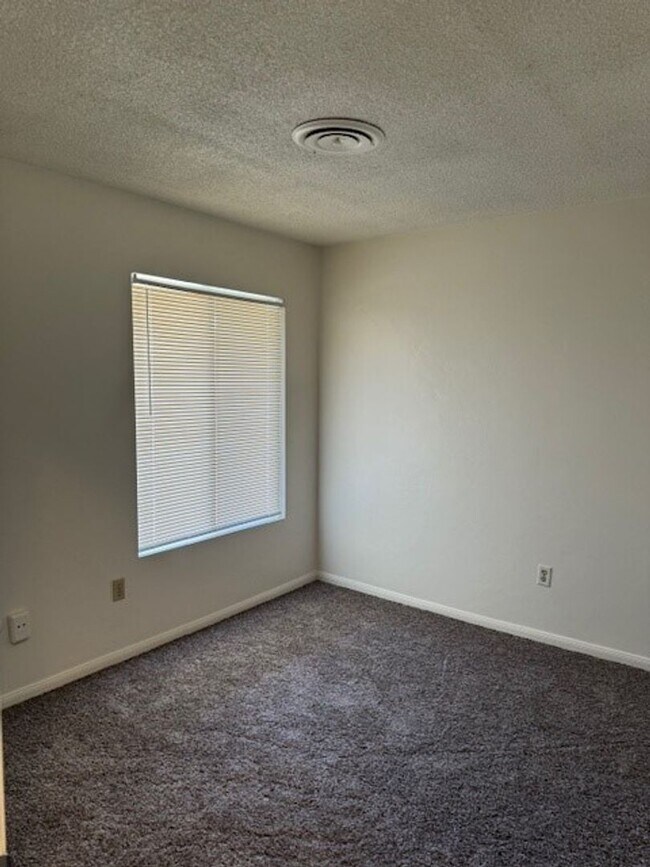Building Photo - 3408 Kapral Way