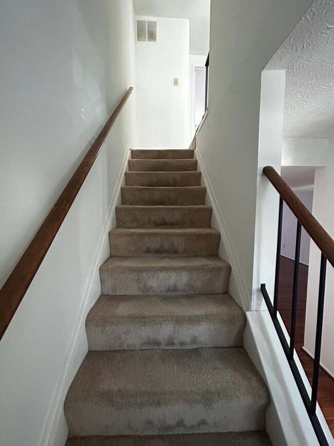 Building Photo - Grafton Garth Court