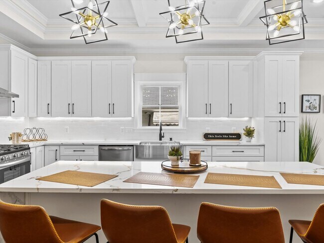 Building Photo - Modern Luxury Meets Everyday Comfort in This Stunning New 3-Bedroom Home Near Downtown!