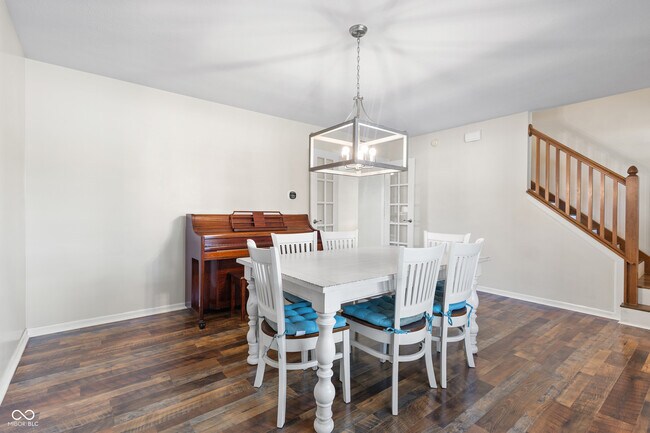 Building Photo - 7913 Meadow Bend Ln