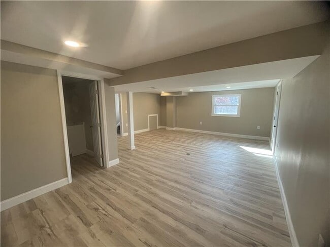 Building Photo - 889 Township Rd 217