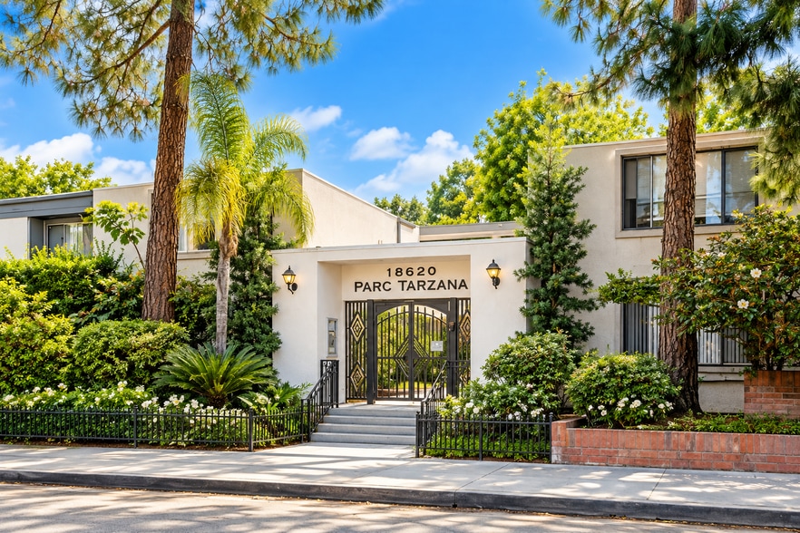 Main entrance - 18620 Hatteras St