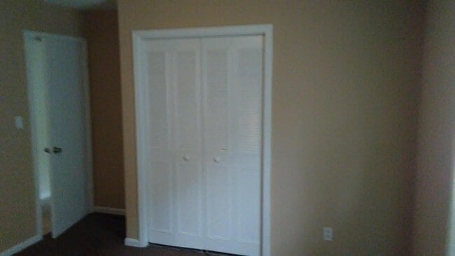 Building Photo - Nice 3BR/1.5BA Brick Ranch Convenient to W...