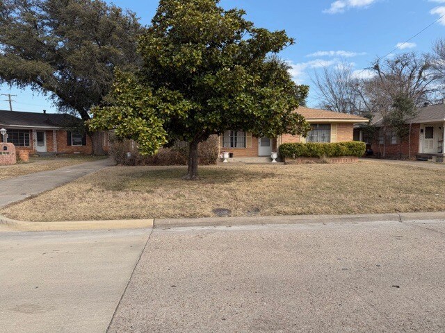 Building Photo - 6421 Lontos Dr