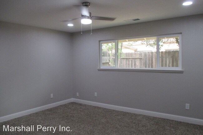 Building Photo - 4 br, 2 bath House - 2307 Crestview Dr.