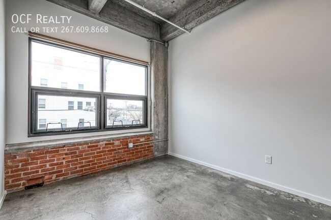 Building Photo - 4800 Brown St