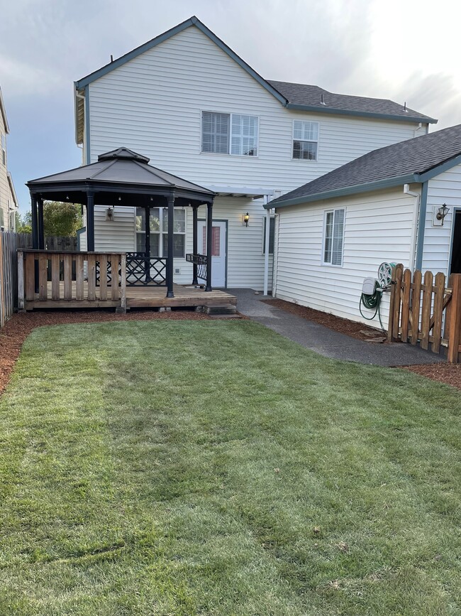 Building Photo - 15083 SE Oregon Trail Dr