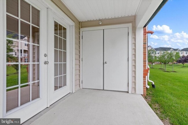 Building Photo - 43031 Foxtrail Woods Terrace