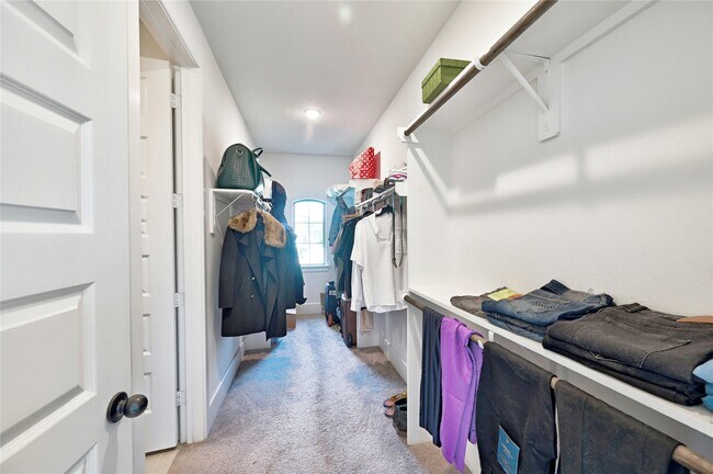 Building Photo - 6211 Shore Ridge Ct