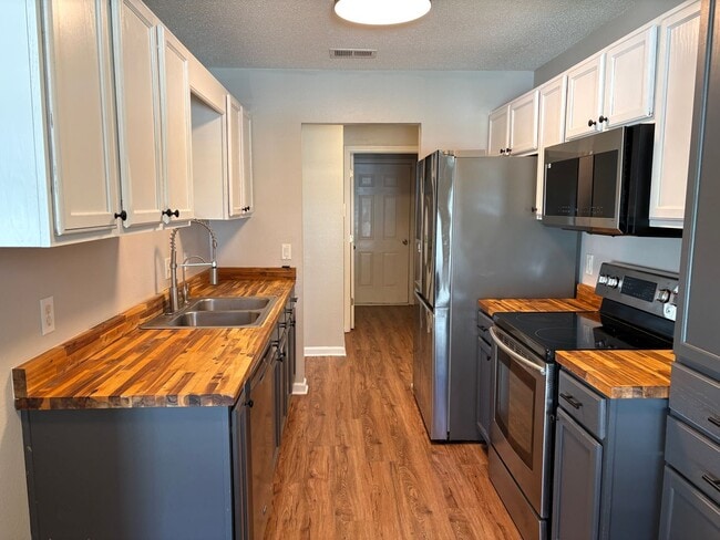 Building Photo - 116 Wax Myrtle Ct