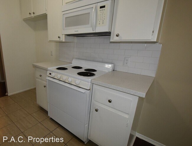 Building Photo - 1 br, 1 bath Apartment - 12241 Burbank Bou...