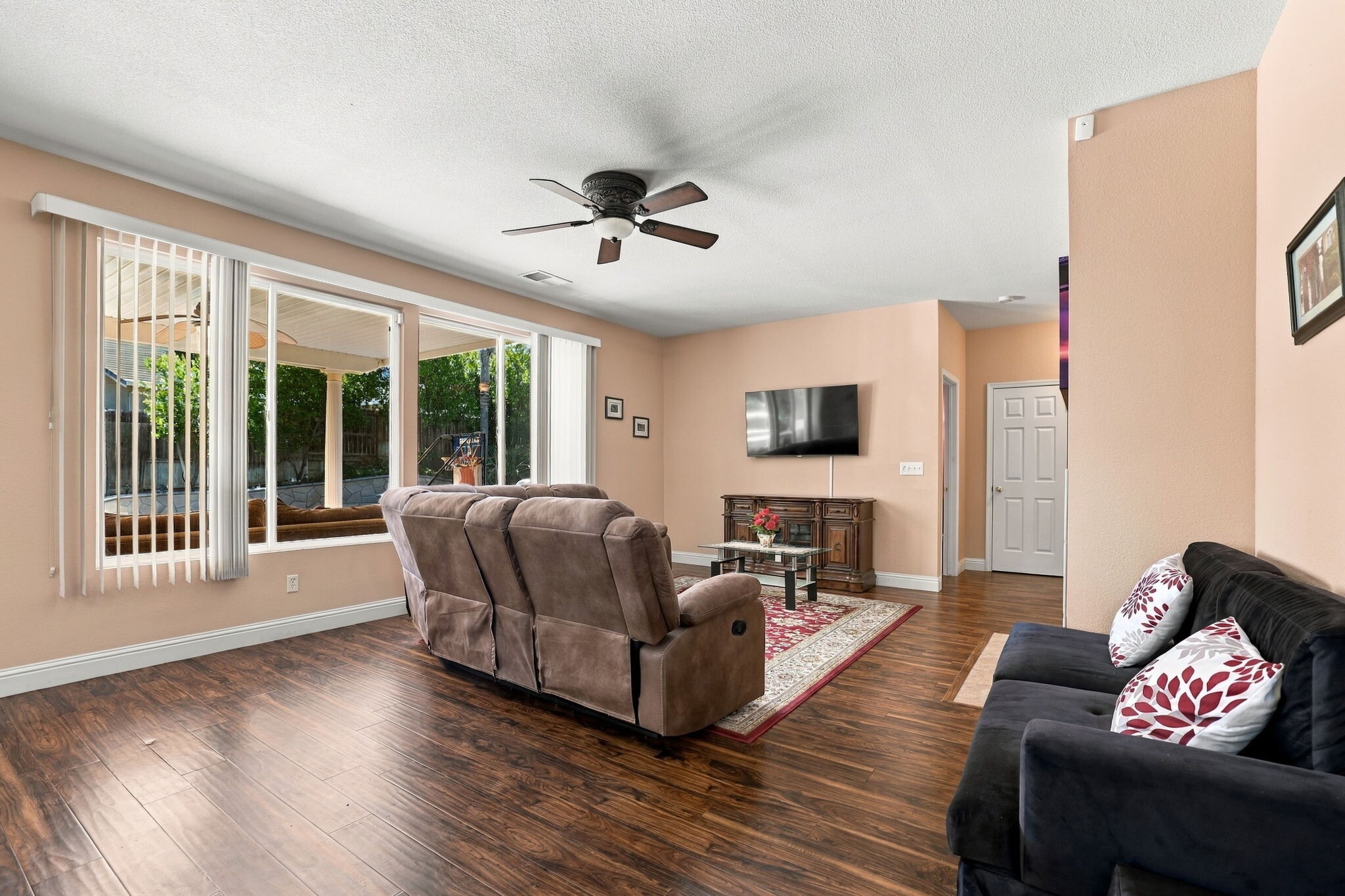 Building Photo - 204 Millbrook Dr
