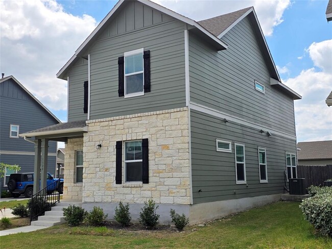 Building Photo - 1329 Weatherford Ln