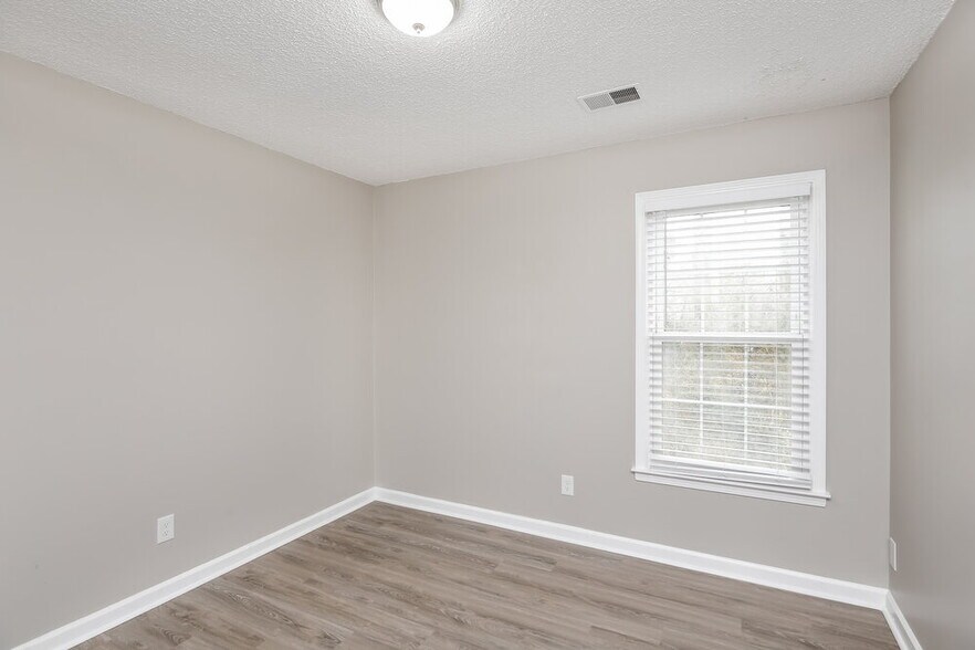 Building Photo - 4195 Hidden Meadow Cir