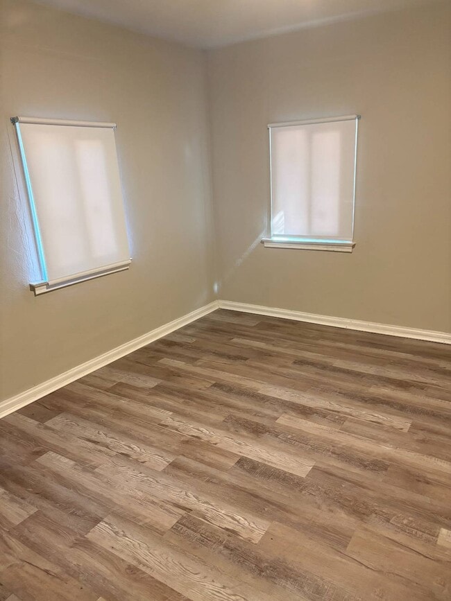 Building Photo - 12420 N Florida Ave