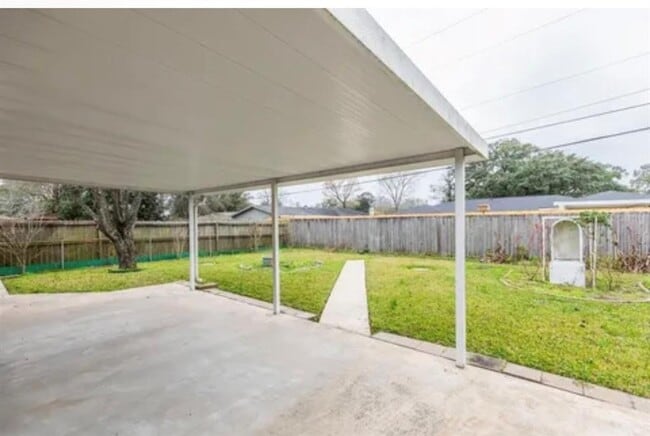 Building Photo - 1575 Longfellow Dr