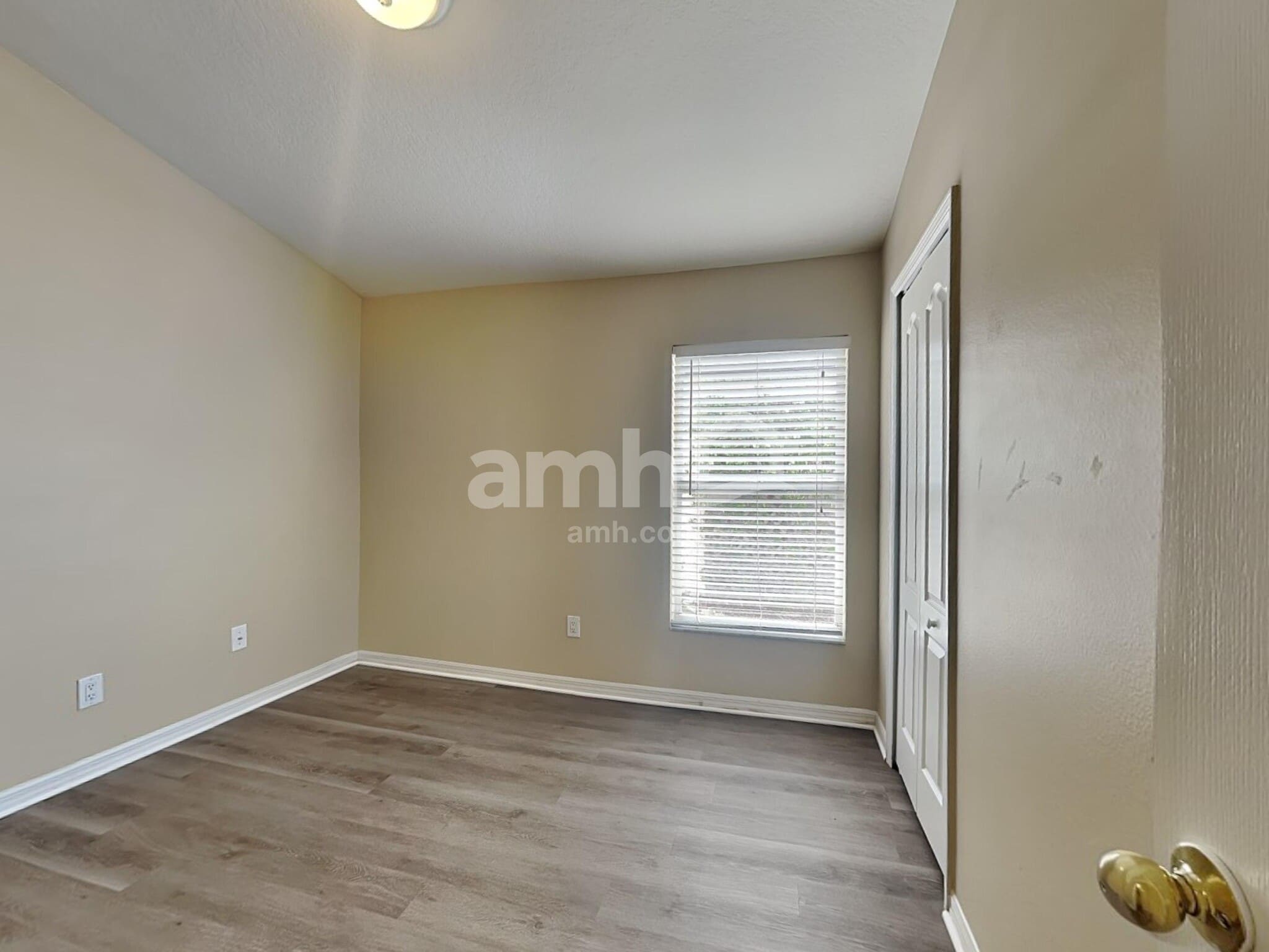 Building Photo - 8467 Quarter Horse Dr