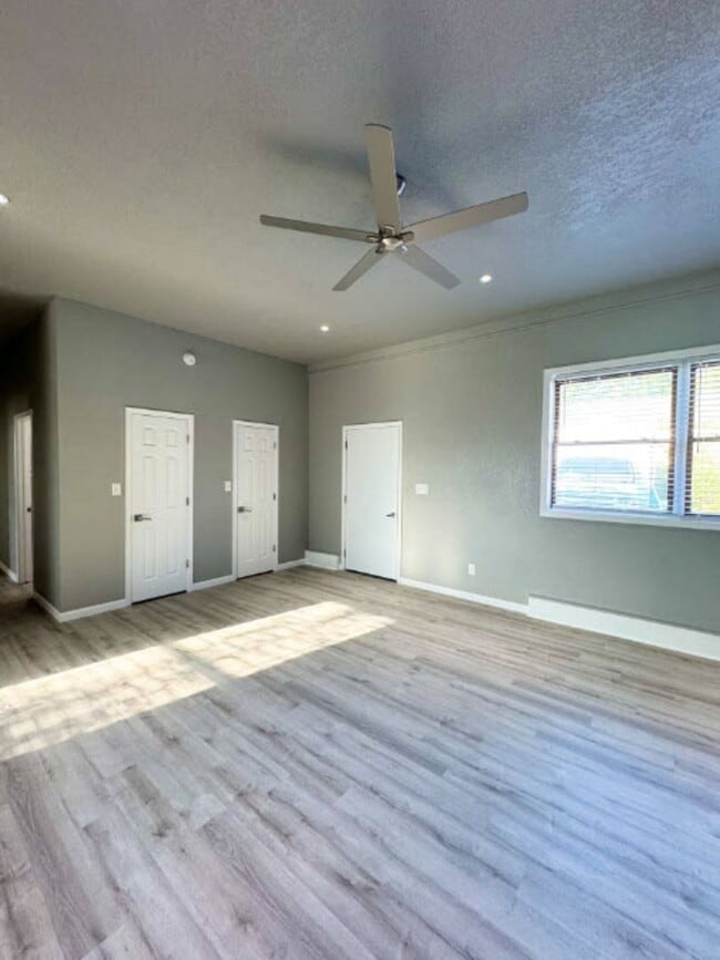 Building Photo - Charming Newly Renovated 3 Bedroom, 2 Bath...