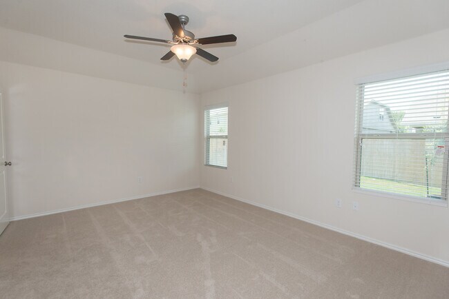 Building Photo - Updated Southeast Austin Single Story - Move In Ready!