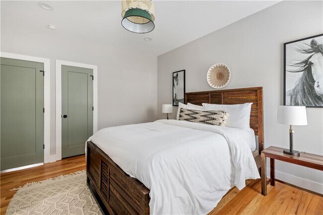 Building Photo - 1393 Glenwood Ave SE