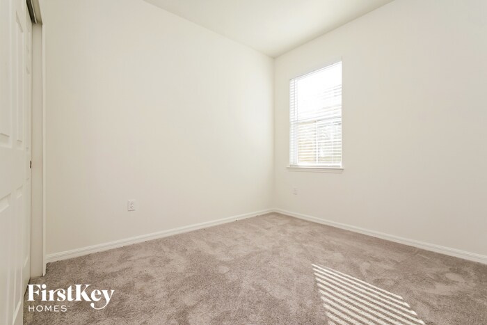 Building Photo - 315 Corbel Ln