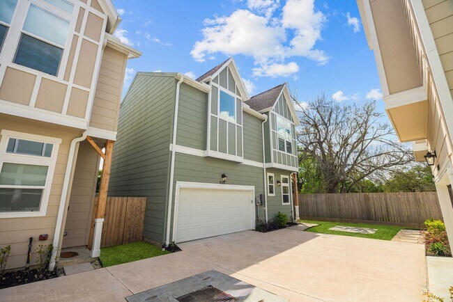 Building Photo - 9311 Montridge Dr