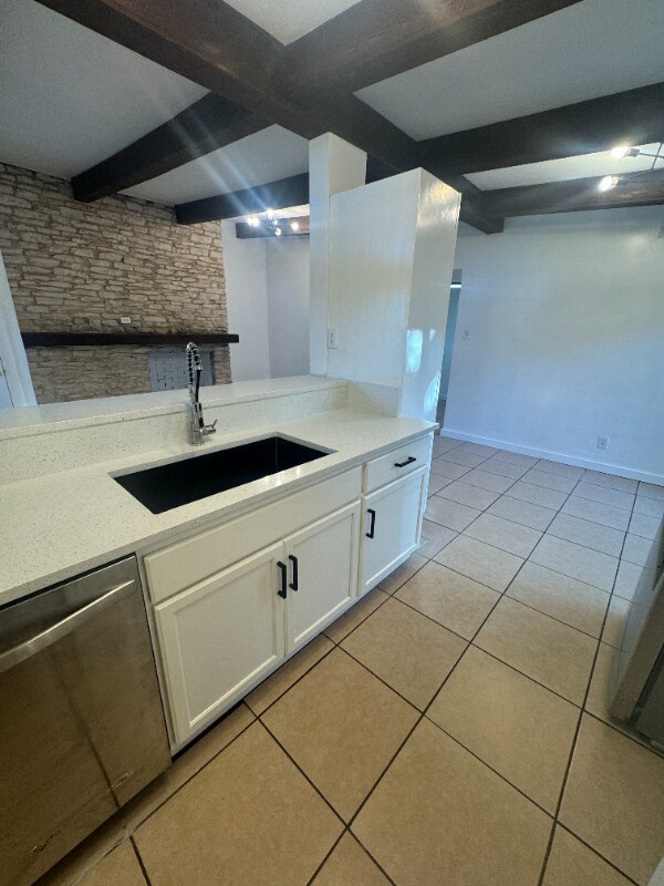 Building Photo - 5000 Cottonwood Cir