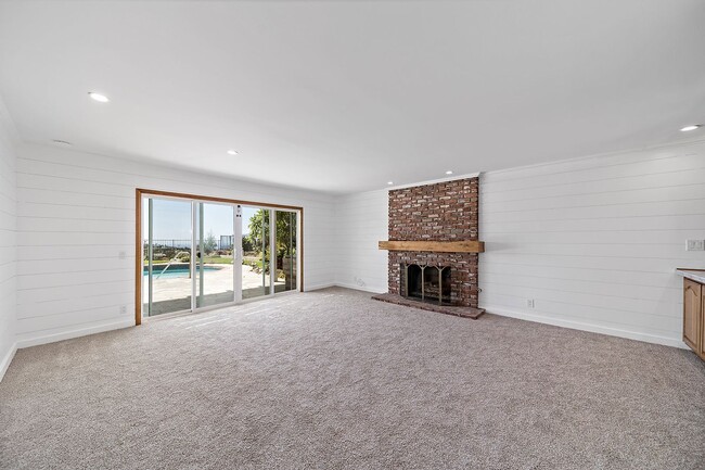 Building Photo - Ocean View Home
