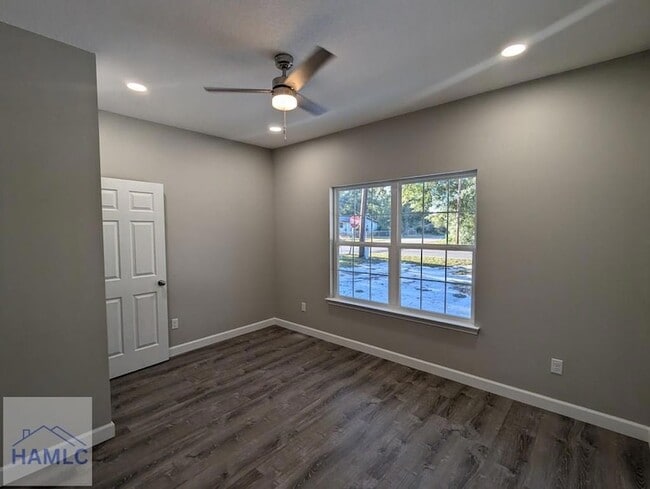 Building Photo - 277 Myrtle Ave