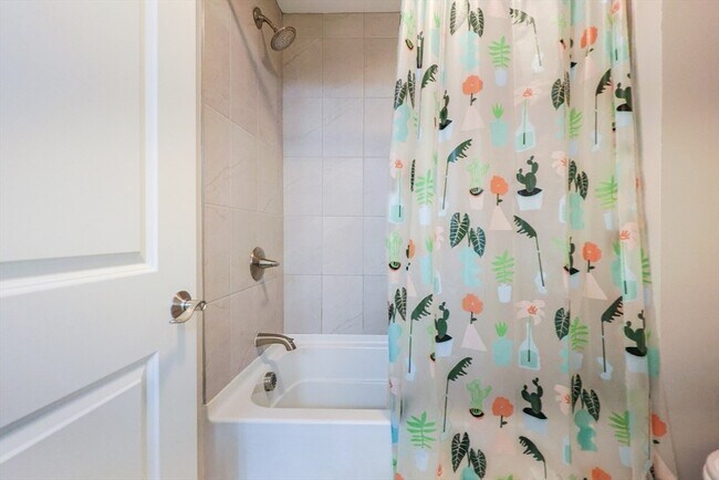 Building Photo - 8 Riverstone Way