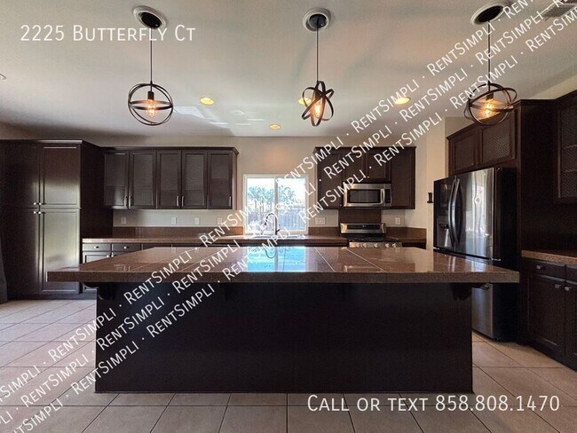 Building Photo - 2225 Butterfly Ct