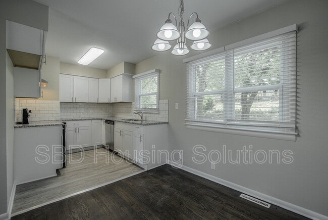 Building Photo - 3606 N Delaware St