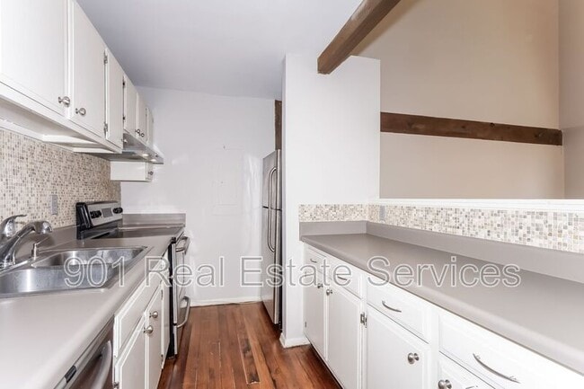 Building Photo - 107 S Front St