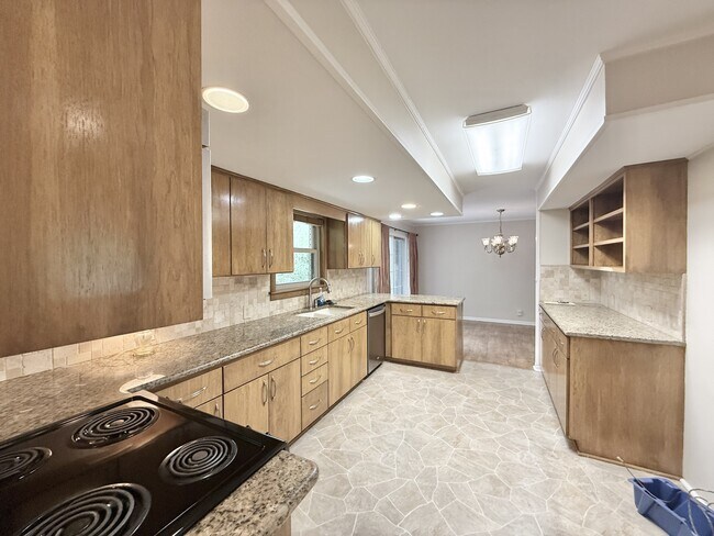 Building Photo - 102 Blueridge Pl