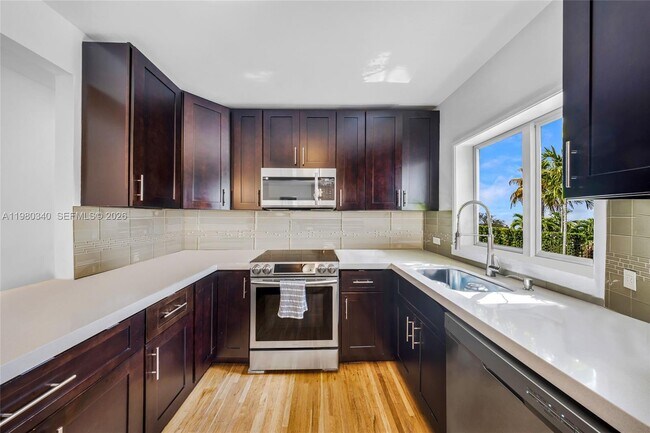 Building Photo - 172 Bentley Dr