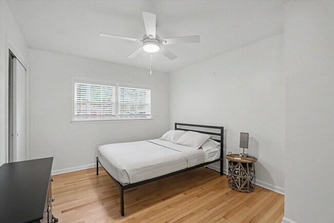 Building Photo - 713 Stafford St