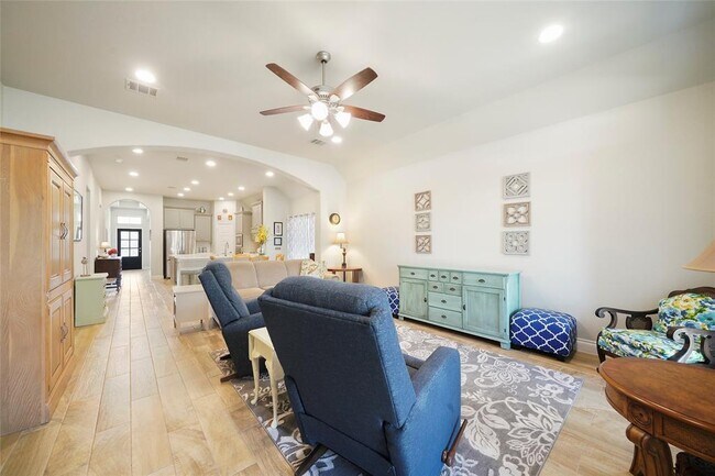 Building Photo - 14947 Scarlet Branch Dr