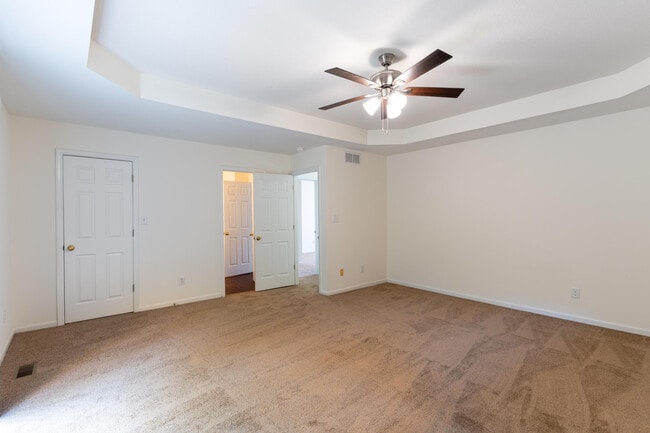 Building Photo - 304 Dads Way