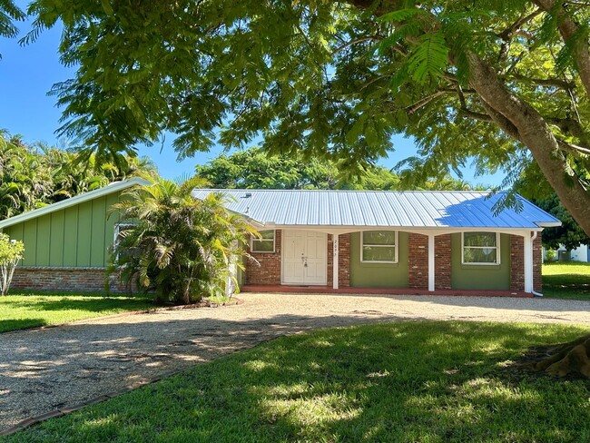 Primary Photo - 2095 NW Fork Rd