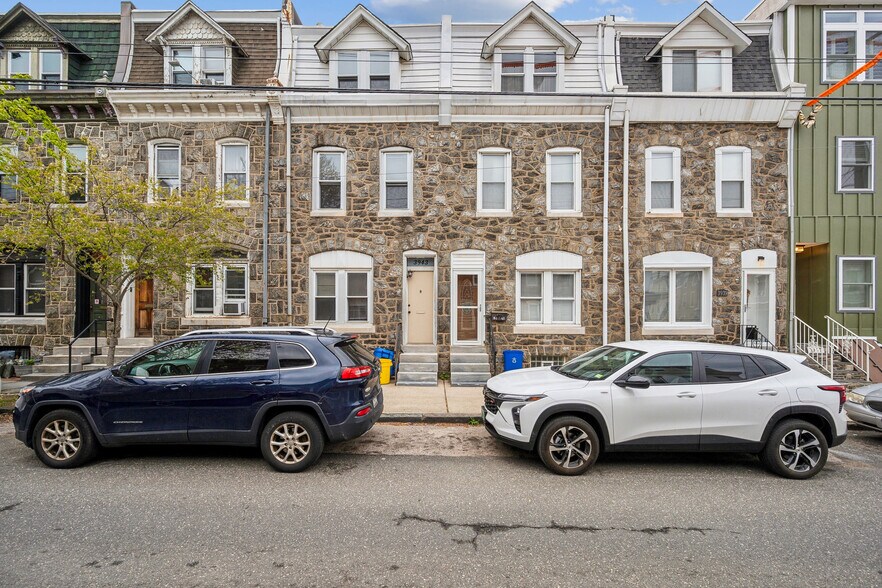 Building Photo - 3943 Terrace St