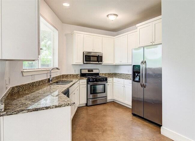 Building Photo - 3301 Thomas Kincheon St
