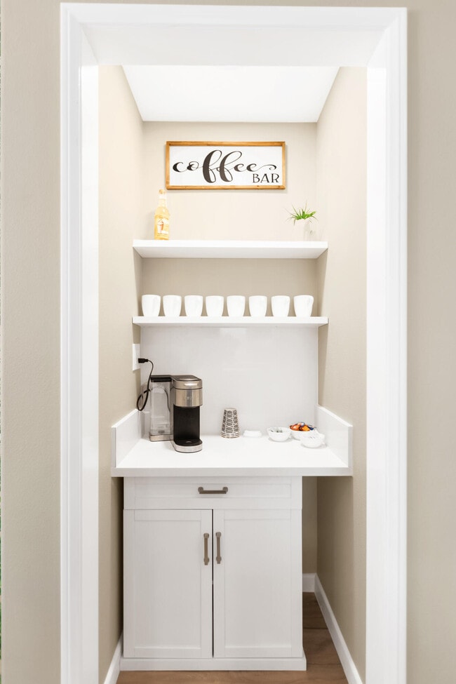 Building Photo - 84131 Azzura Way