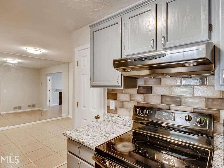 Building Photo - 199 Holcomb Ferry Rd