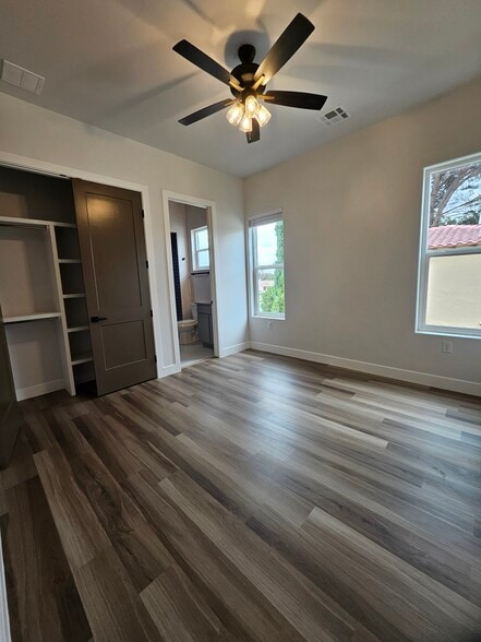 Building Photo - 1003 N Armijo St