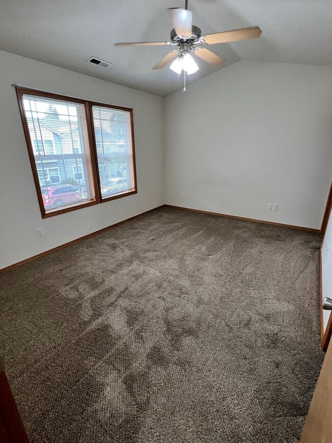 Building Photo - Beautiful Home with LVP Flooring, W/D, Garage, Back Yard, and MORE!