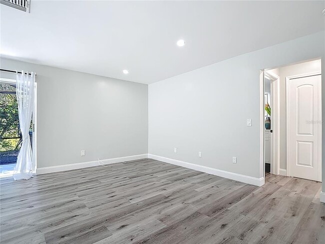 Building Photo - 620 N Barfield Dr