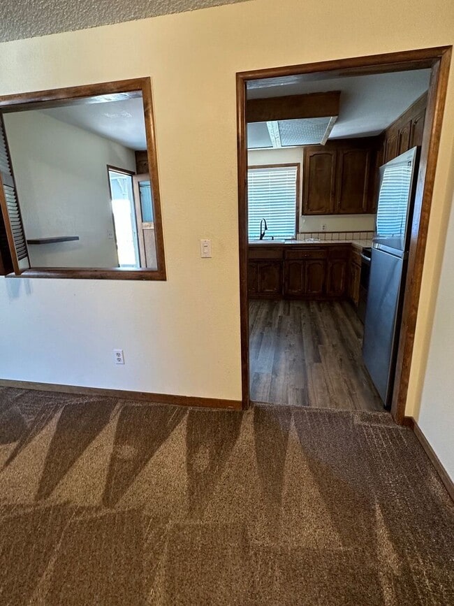 Building Photo - Coming Available 3 Bedroom