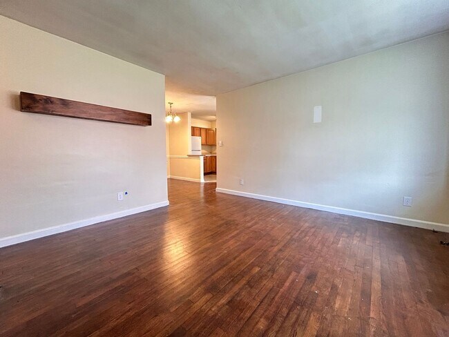 Building Photo - 3549 Seay Ave