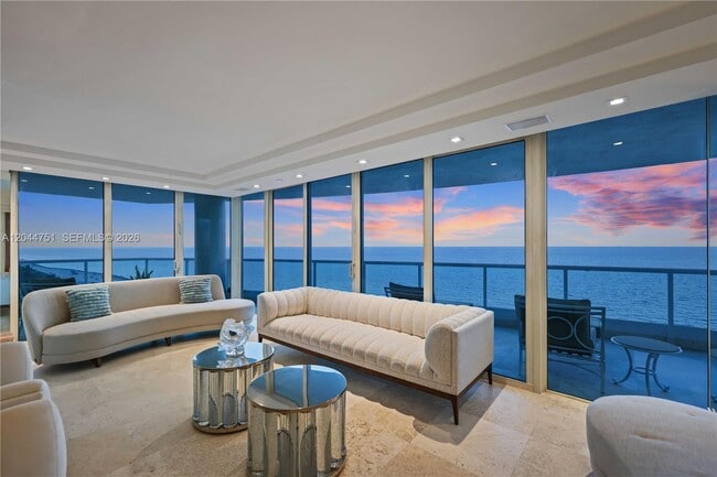Building Photo - 5025 Collins Ave