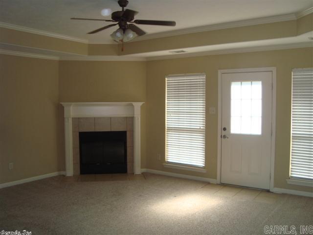 Building Photo - 25 Willow Lake Dr